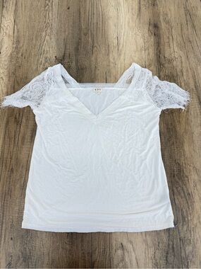 POL White V-Neck Lace Sleeve Camisole